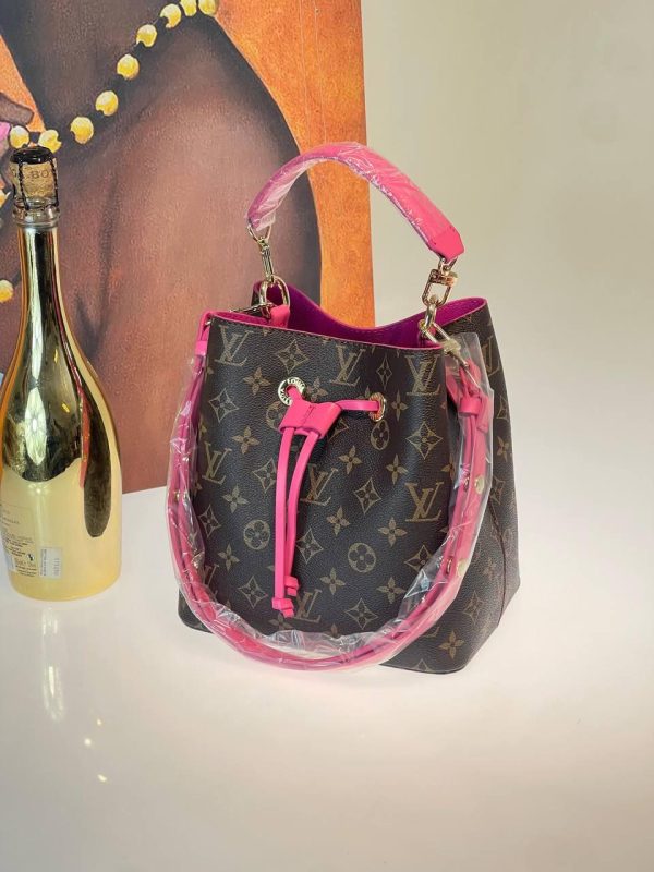LOUIS VUITTON Handbags - Image 4